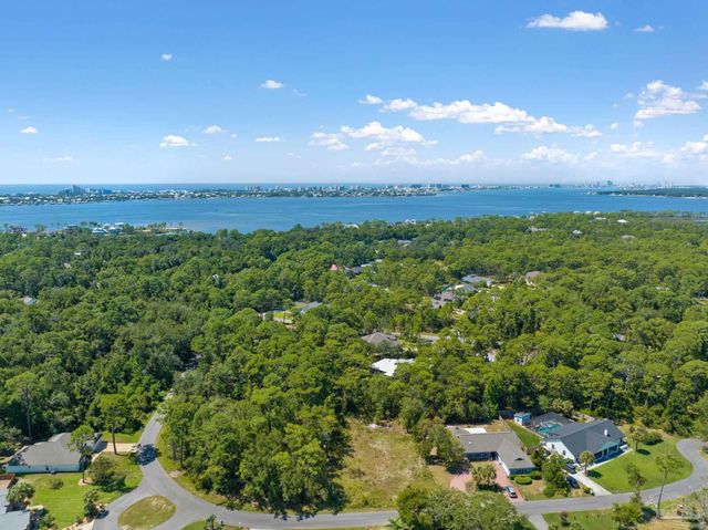 16502 North Shore Ln, Pensacola, FL 32507