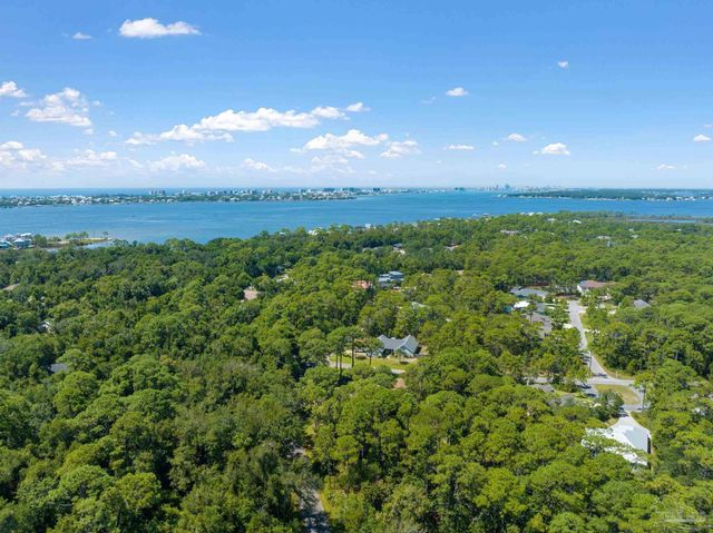 16502 North Shore Ln, Pensacola, FL 32507