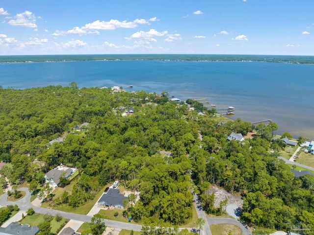 16502 North Shore Ln, Pensacola, FL 32507