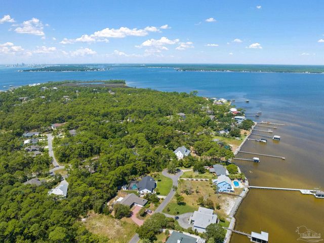 16502 North Shore Ln, Pensacola, FL 32507