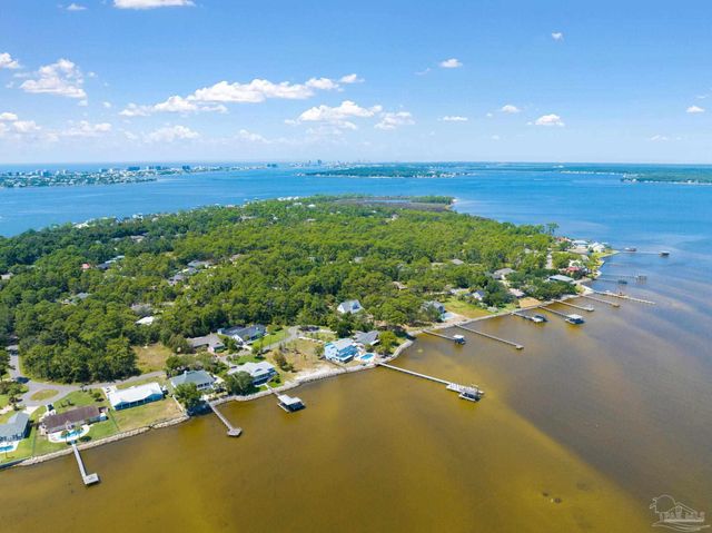 16502 North Shore Ln, Pensacola, FL 32507