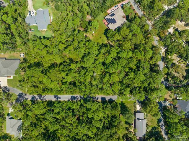 16502 North Shore Ln, Pensacola, FL 32507