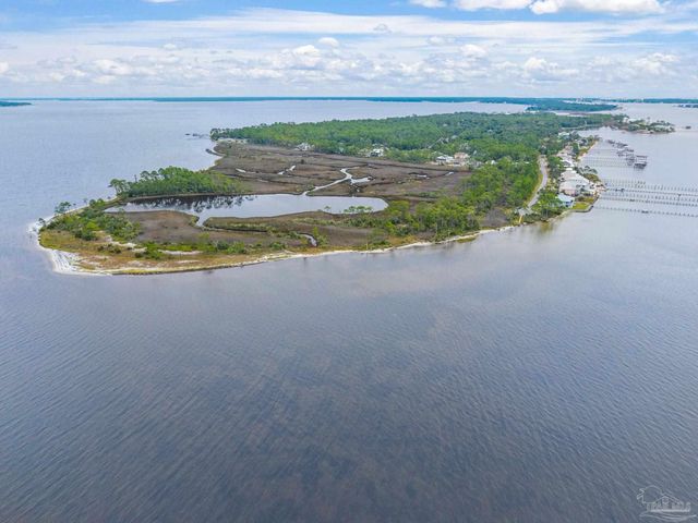 16502 North Shore Ln, Pensacola, FL 32507