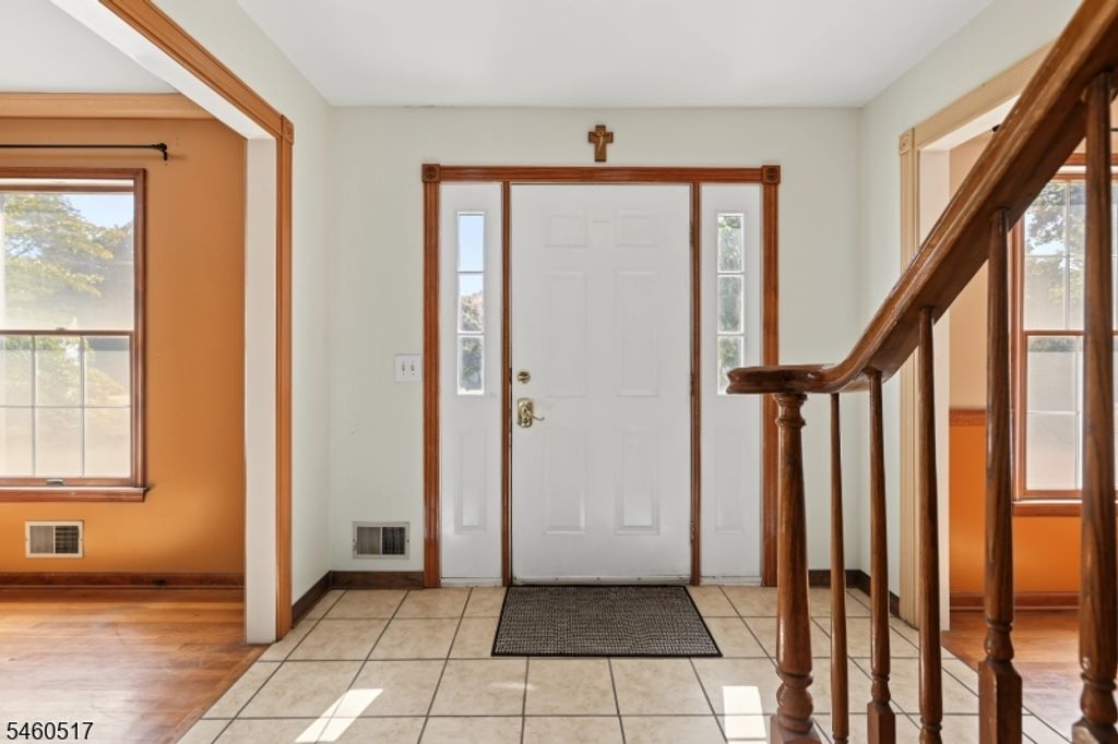 22 Ditmars Cir, Hillsborough Twp., NJ 08844 — photo 4
