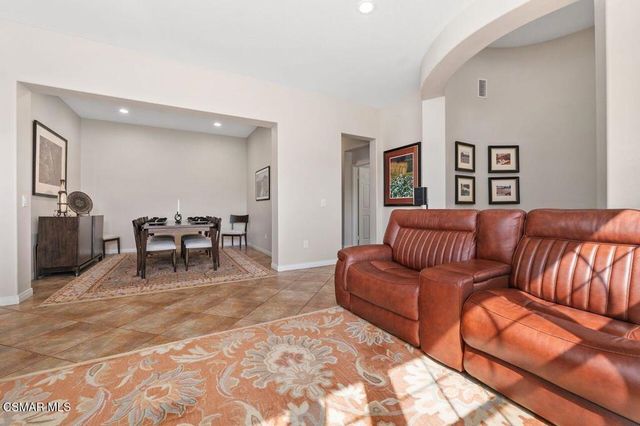 5046 Via Alamitos, Newbury Park, CA 91320