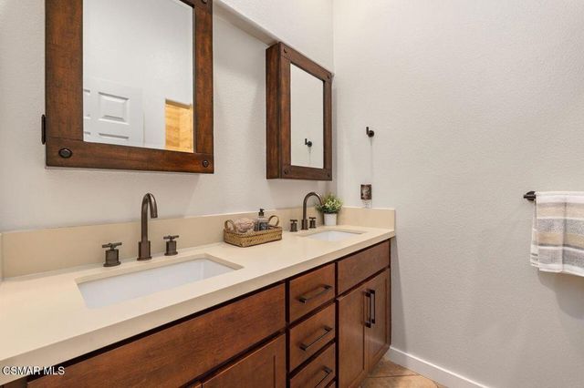 5046 Via Alamitos, Newbury Park, CA 91320