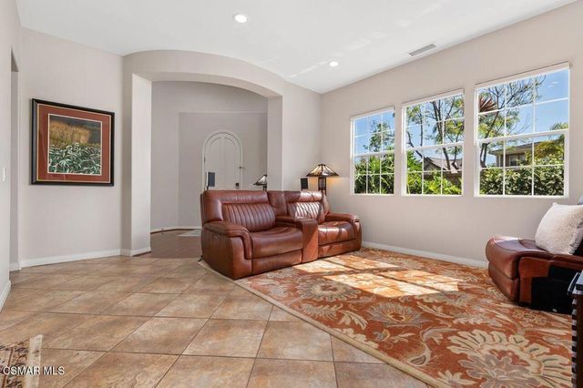 5046 Via Alamitos, Newbury Park, CA 91320