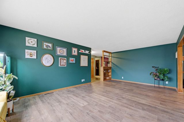 1611 N Athenian Ave, Wichita, KS 67203