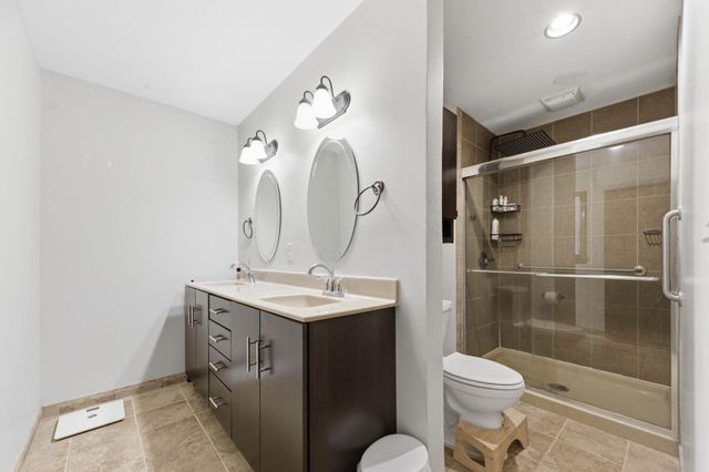 1611 N Athenian Ave, Wichita, KS 67203