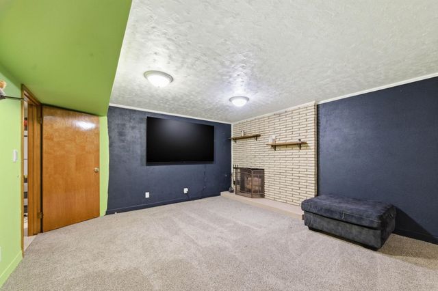 1611 N Athenian Ave, Wichita, KS 67203