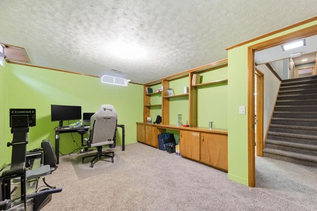 1611 N Athenian Ave, Wichita, KS 67203