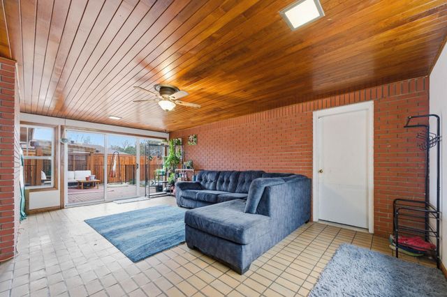 1611 N Athenian Ave, Wichita, KS 67203