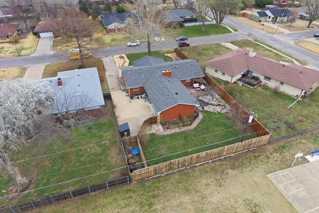 1611 N Athenian Ave, Wichita, KS 67203