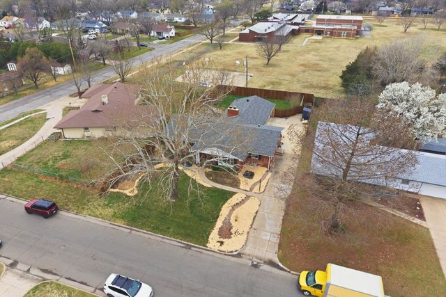 1611 N Athenian Ave, Wichita, KS 67203