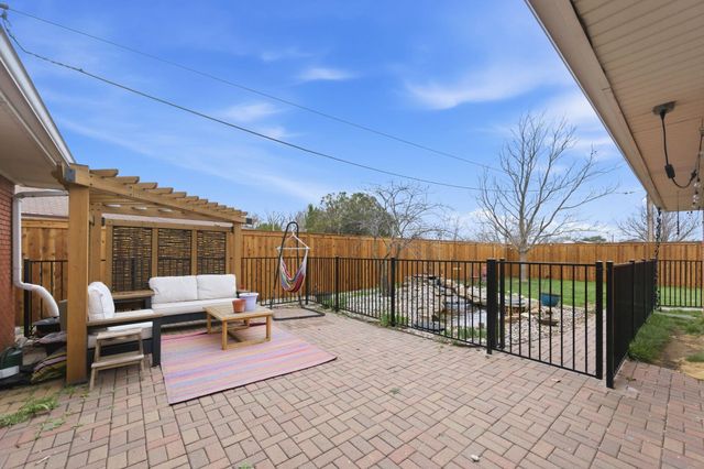 1611 N Athenian Ave, Wichita, KS 67203