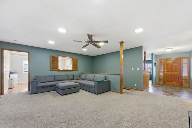 1611 N Athenian Ave, Wichita, KS 67203