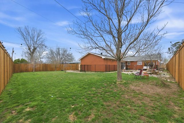 1611 N Athenian Ave, Wichita, KS 67203