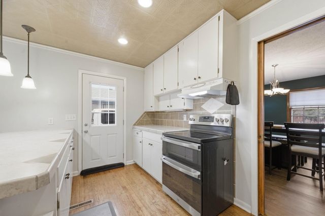 1611 N Athenian Ave, Wichita, KS 67203