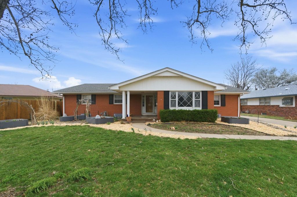 1611 N Athenian Ave, Wichita, KS 67203