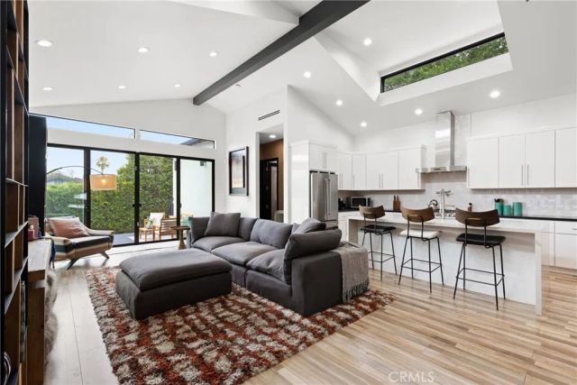 17929 Martha Street, Encino, CA 91316