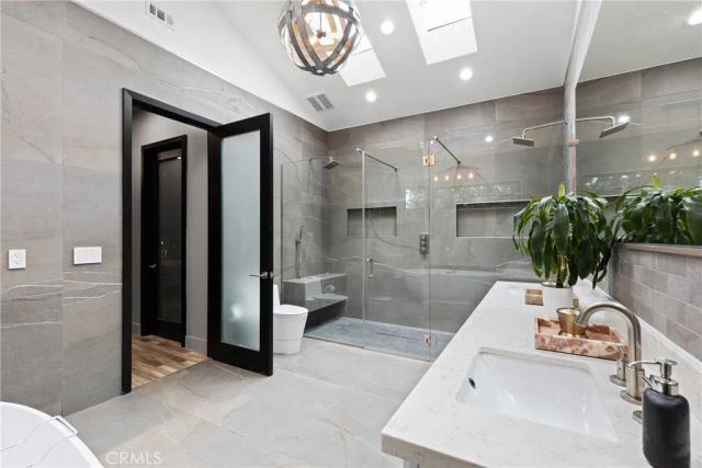 17929 Martha Street, Encino, CA 91316