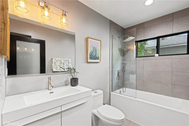 17929 Martha Street, Encino, CA 91316