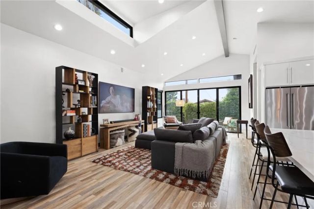 17929 Martha Street, Encino, CA 91316
