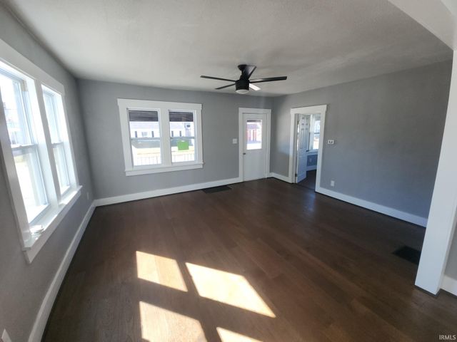 15 N Benton Street, Peru, IN 46970