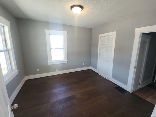 15 N Benton Street, Peru, IN 46970