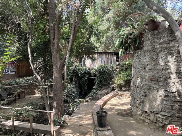 8757 Wonderland Park Avenue, Los Angeles, CA 90046