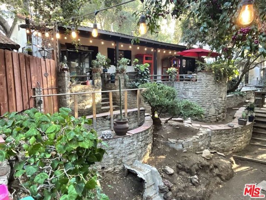 8757 Wonderland Park Avenue, Los Angeles, CA 90046