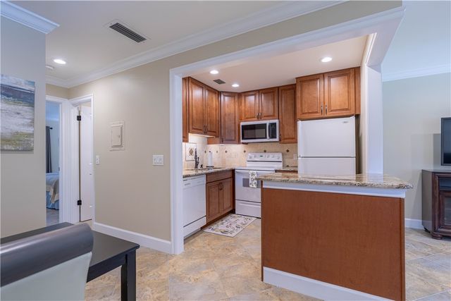 17 Vista Gardens Trail 204, Vero Beach, FL 32962