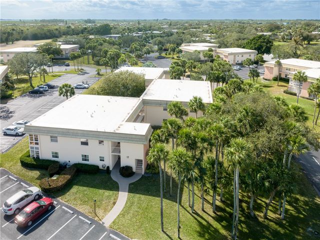 17 Vista Gardens Trail 204, Vero Beach, FL 32962