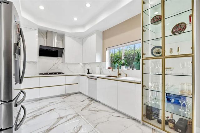 6921 Kian Court, Van Nuys, CA 91406