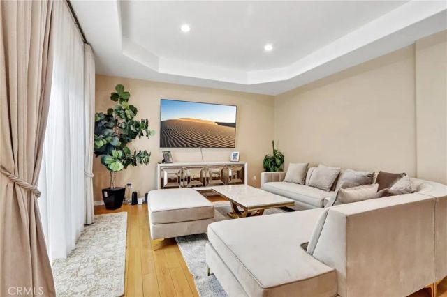 6921 Kian Court, Van Nuys, CA 91406