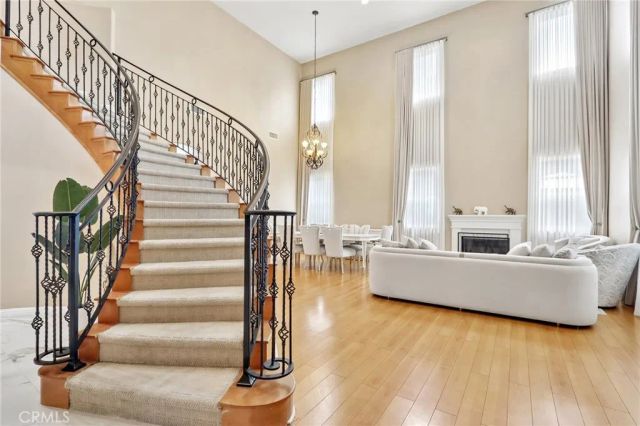 6921 Kian Court, Van Nuys, CA 91406