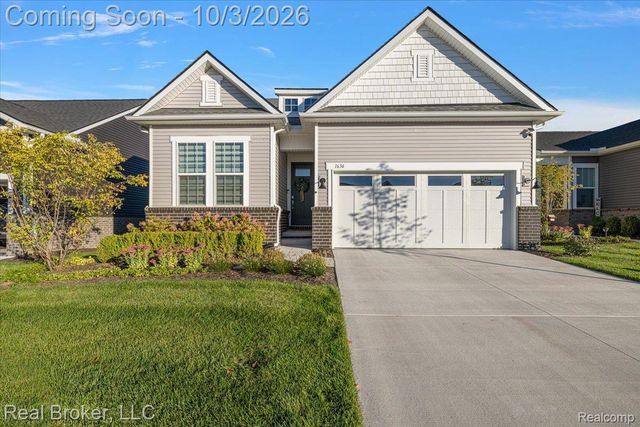 1636 Landings Lane, Milford Charter Township, MI 48381