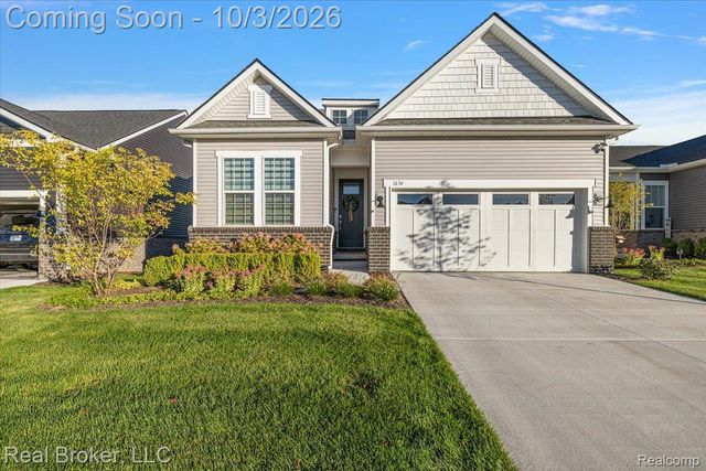 1636 Landings Lane, Milford Charter Township, MI 48381