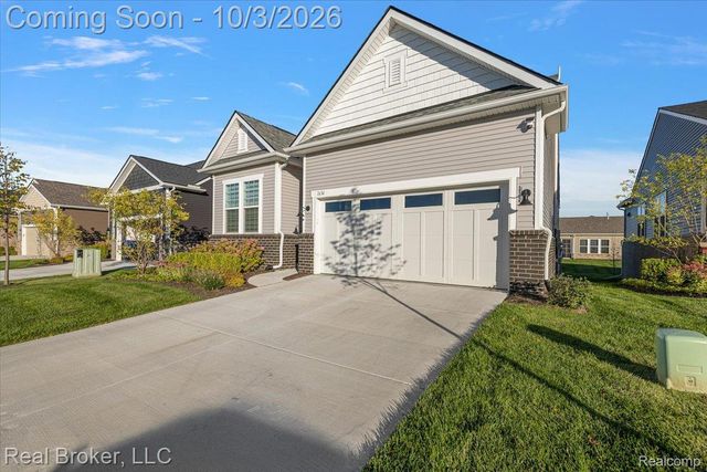 1636 Landings Lane, Milford Charter Township, MI 48381