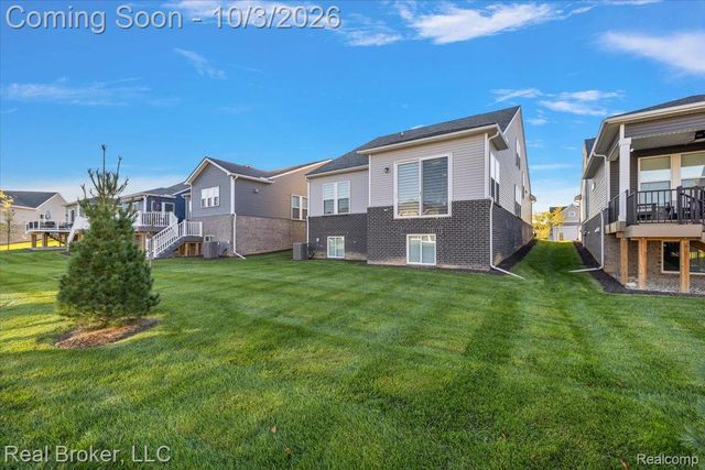1636 Landings Lane, Milford Charter Township, MI 48381
