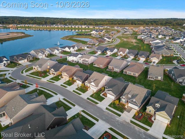 1636 Landings Lane, Milford Charter Township, MI 48381