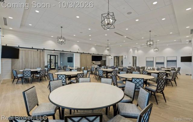 1636 Landings Lane, Milford Charter Township, MI 48381