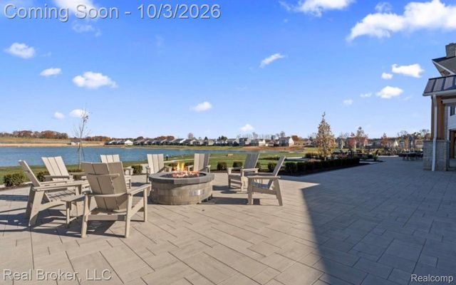 1636 Landings Lane, Milford Charter Township, MI 48381