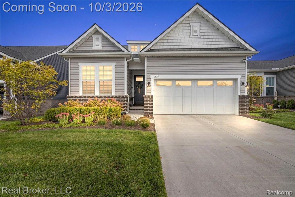 1636 Landings Lane, Milford Charter Township, MI 48381