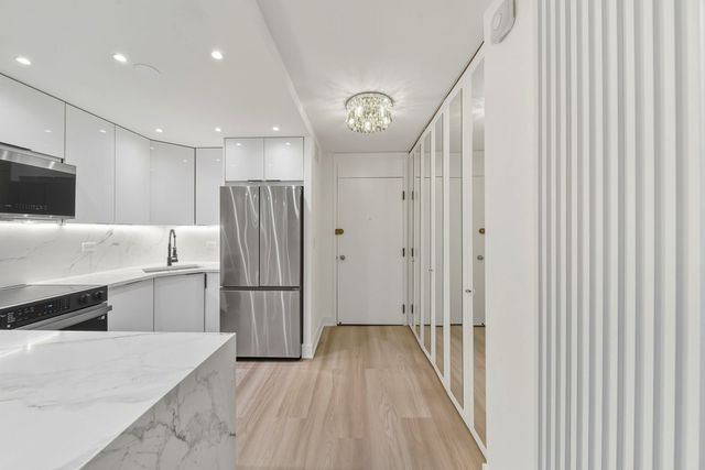 88 W Schiller Street 2503, Chicago, IL 60610