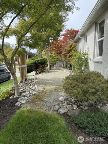 3803 29th Avenue W, Seattle, WA 98199