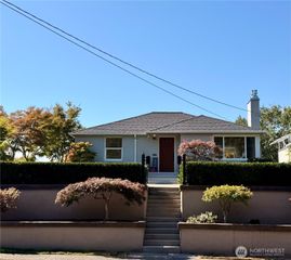 3803 29th Avenue W, Seattle, WA 98199