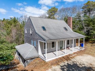 21 Clay Pond Road, Buzzards Bay, MA 02532