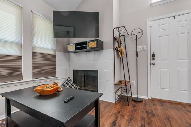 5608 Cougar DR 226, Austin, TX 78745