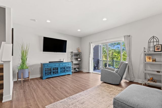160 Keewatin Way D, Douglas Vllg, MI 49406